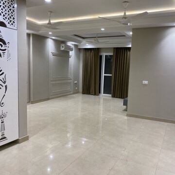 Living Room in 4 BHK Apartment at Vipul World Floors, Sector 48 – for Rent