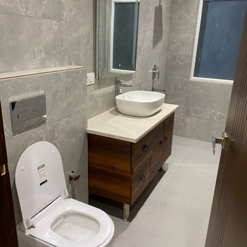 Bathroom in 4 BHK Apartment at Vipul World Floors, Sector 48 – for Rent
