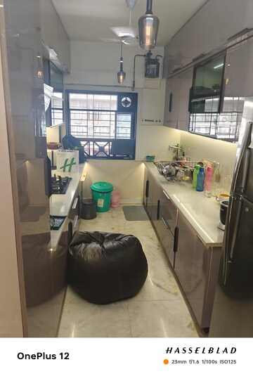 Master Bedroom in 2 BHK Apartment at Prachi CHS Andheri , Andheri West – for Rent