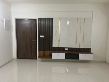 Room in 2 BHK Apartment at DSR RR Avenues, Yelahanka – for Rent