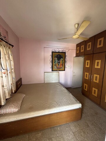 Bedroom in 3 BHK Apartment at Thaltej – for Rent