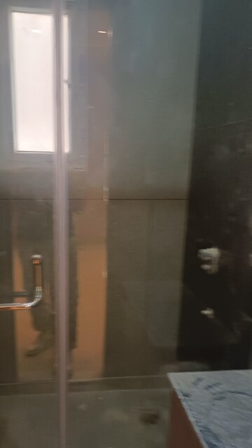 Furnished Amenities in 3.5 BHK Builder Floor at Meera Bagh – for Sale