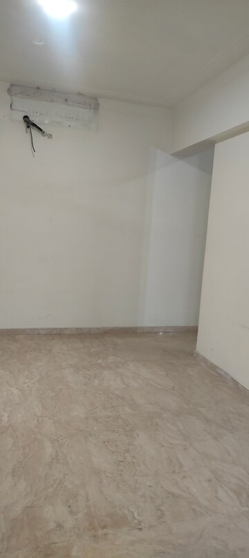 Room in 3 BHK Apartment at Hiranandani Meadows, Manpada – for Sale