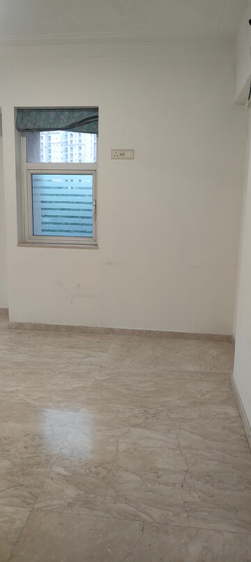 Room in 3 BHK Apartment at Hiranandani Meadows, Manpada – for Sale