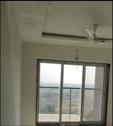 Room in 2 BHK Apartment at Vaibhavlaxmi Central Park, Vikhroli East – for Rent