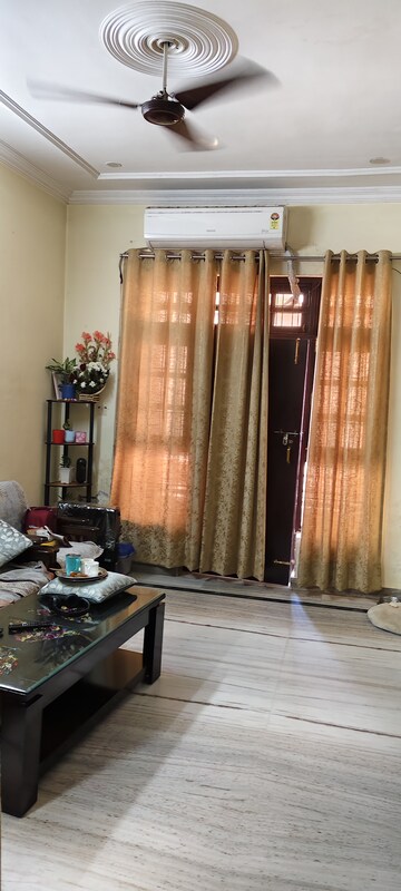 Living Room in 2 BHK Independent House at Gomti Nagar – for Rent