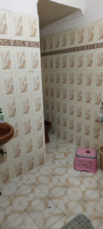 Bathroom in 2 BHK Independent House at Gomti Nagar – for Rent