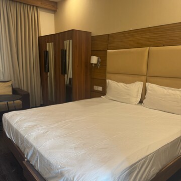 Bedroom in  Pg at Sector 10a – for Rent