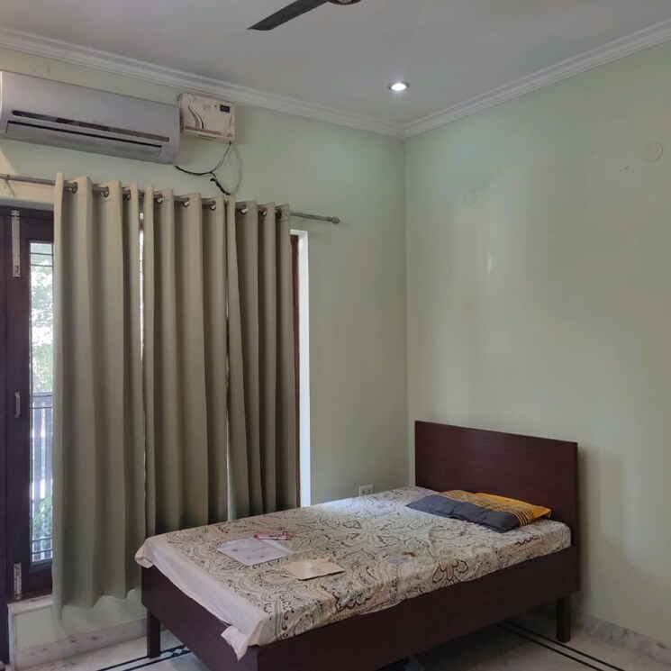Bedroom, builder-floor 4 Bedroom 2704 Sq.Ft. Builder Floor In Sector 28 Gurgaon 8351634