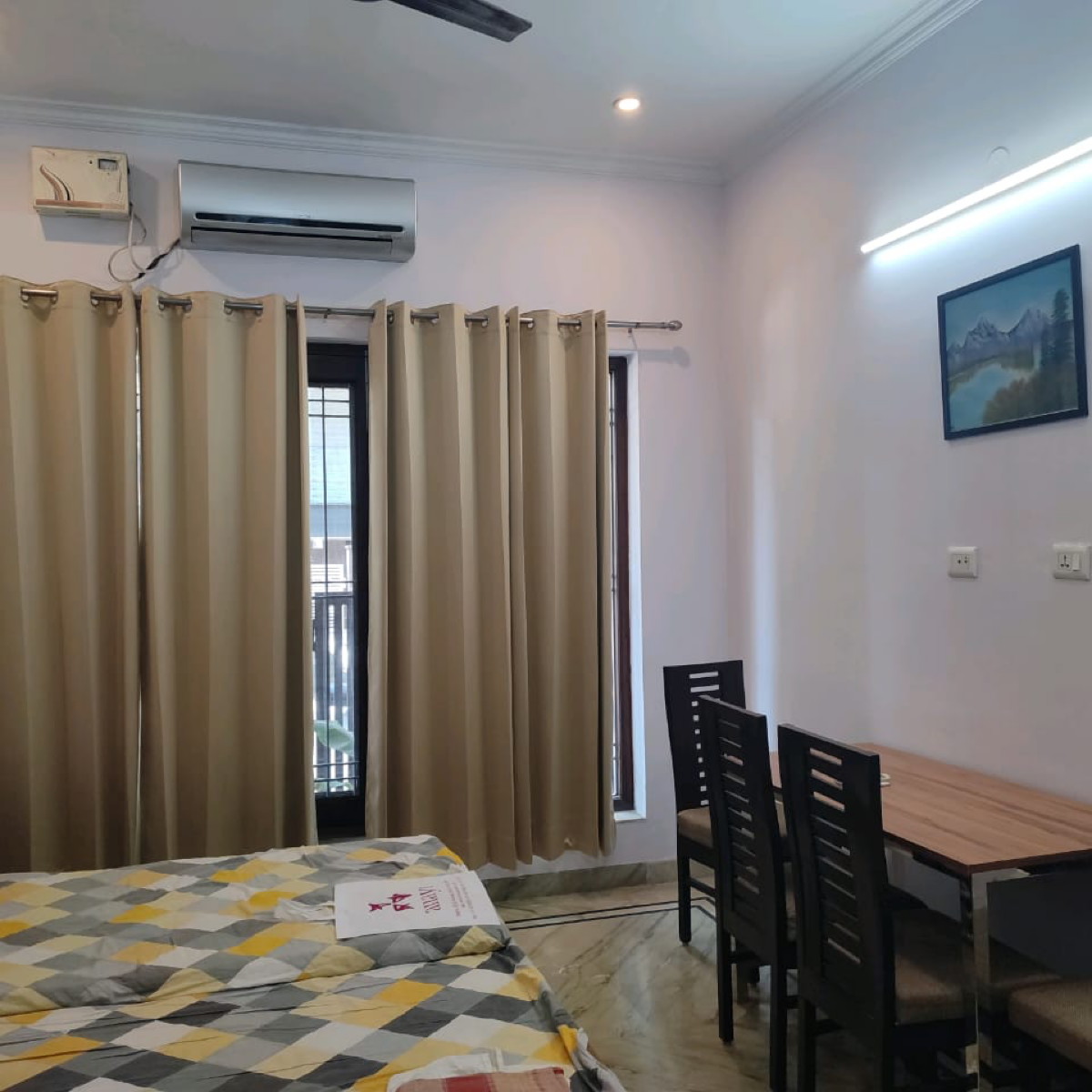 4 BHK + Extra Room 2704 Sq.Ft. Builder Floor in Builder Floor