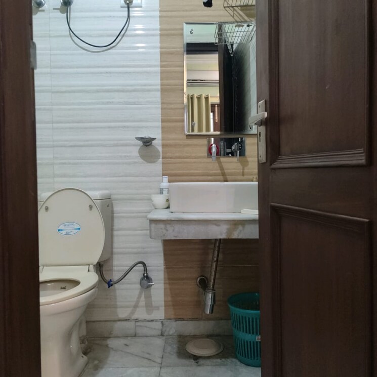 Bathroom, builder-floor 4 Bedroom 2704 Sq.Ft. Builder Floor In Sector 28 Gurgaon 8351634