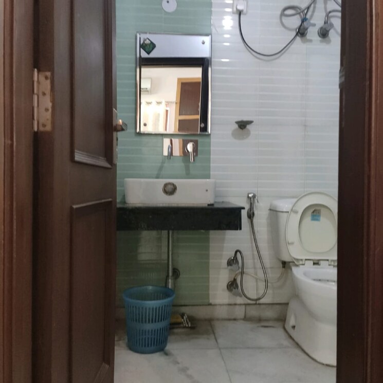 Bathroom, builder-floor 4 Bedroom 2704 Sq.Ft. Builder Floor In Sector 28 Gurgaon 8351634