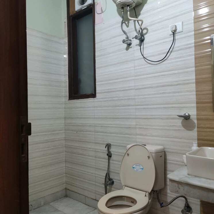 Bathroom, builder-floor 4 Bedroom 2704 Sq.Ft. Builder Floor In Sector 28 Gurgaon 8351634
