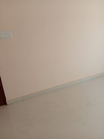 Furnished Amenities in 3.5 BHK Apartment at Manikonda – for Rent