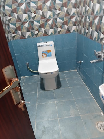 Bathroom in 3.5 BHK Apartment at Manikonda – for Rent