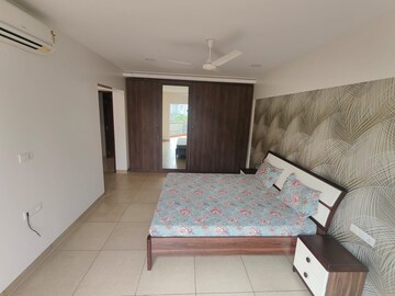 Bedroom in 5 BHK Apartment at Kumar Parc Residences, Hadapsar – for Sale