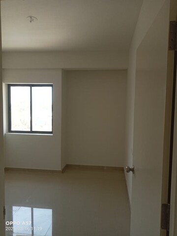Room in 3 BHK Apartment at Peninsula Address One, Gahunje – for Rent