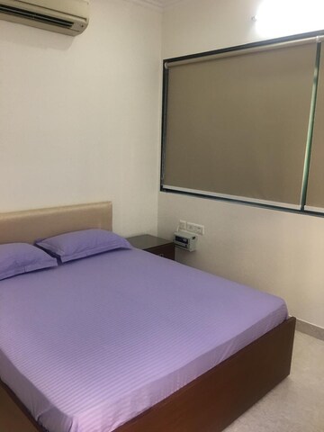 Room in 3 BHK Builder Floor at Vasant Kunj – for Rent