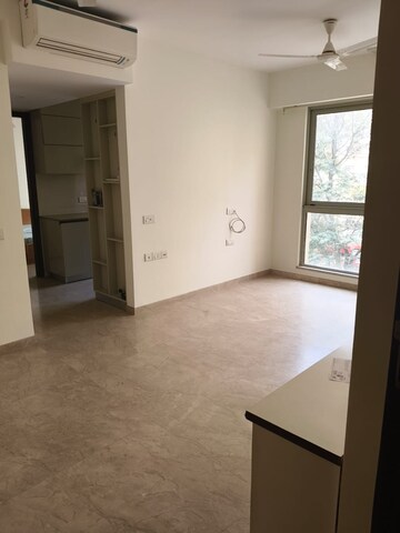 Room in 2 BHK Apartment at Shapoorji Pallonji Vicinia, Powai – for Rent