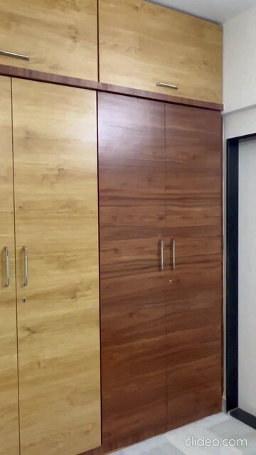 Room in 2 BHK Apartment at Shreeji Paradise CHS, Jogeshwari West – for Rent