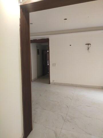 Room in 3 BHK Apartment at Kbnows Apartment, Sector 16 Greater Noida – for Rent
