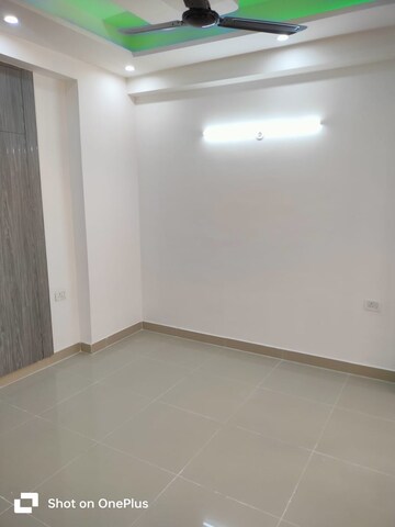 Room in 2 BHK Apartment at Nirala Aspire, Sector 16 Greater Noida – for Rent