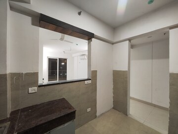 Room in 3.5 BHK Apartment at Capital Residency 360, Sector 70a – for Rent