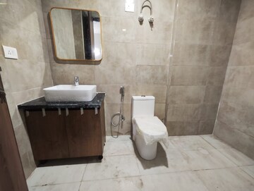 Bathroom in 3.5 BHK Apartment at Capital Residency 360, Sector 70a – for Rent
