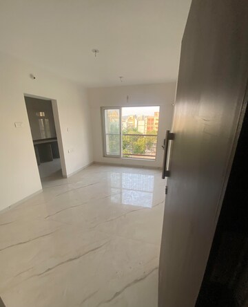 Room in 1 BHK Apartment at Shree Rajlaxmi CHS, Borivali West – for Sale