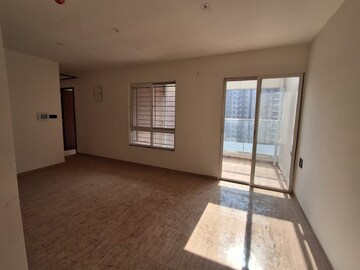 Room in 3 BHK Apartment at VTP Belair E And F Building, Mahalunge – for Sale