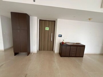 Room in 5 BHK Apartment at Lodha The Park, Worli – for Rent