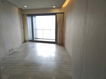 Room in 4 BHK Apartment at Lodha The World Towers World One Tier 2, Worli – for Rent