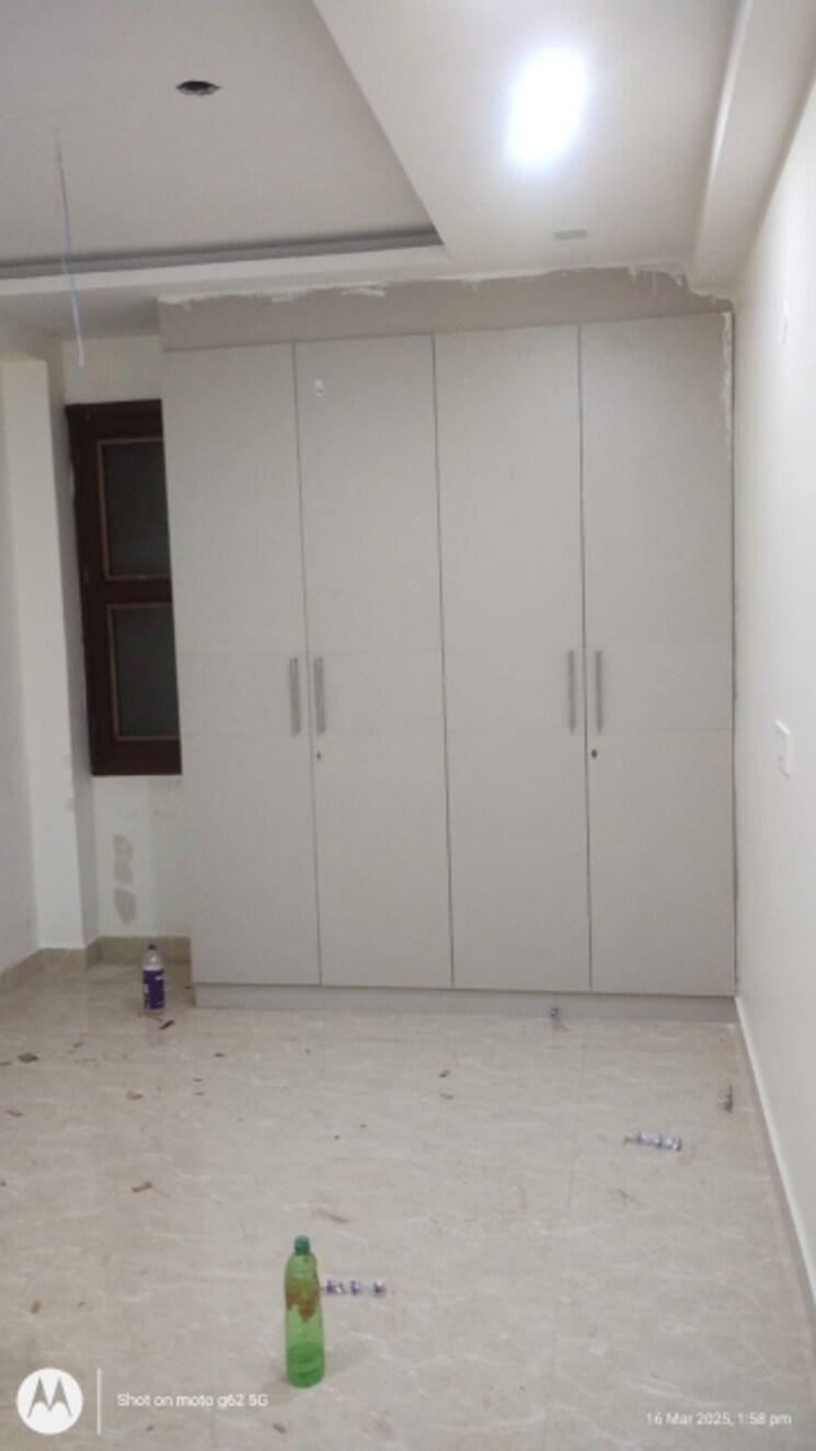 Room, sector 7 dwarka 3 Bedroom 110 Sq.Yd. Builder Floor In Sector 7 Dwarka Delhi 8352232