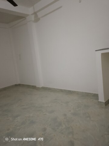 Room in 2 BHK Builder Floor at Jankipuram – for Rent