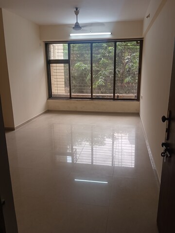2 BHK Apartment For Rent in Rustomjee Riviera, Malad West