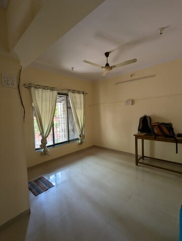 2 BHK Apartment For Rent in Goregaon West