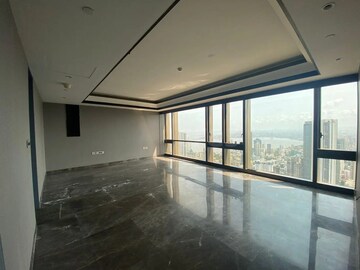Room in 5 BHK Apartment at Lodha World One, Worli – for Rent