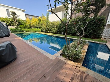 Swimming Pool in 5 BHK Villa at Embassy Boulevard, Yelahanka – for Rent