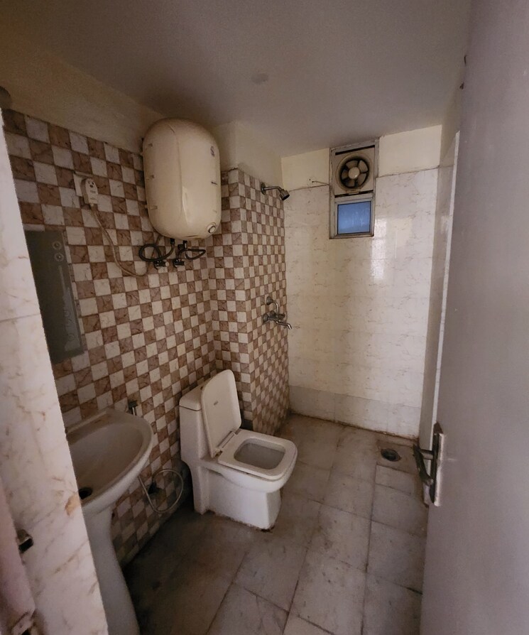 Bathroom, nirala-greenshire-mart 2.5 Bedroom 1060 Sq.Ft. Apartment In Bisrakh Jalalpur Greater Noida 8352434