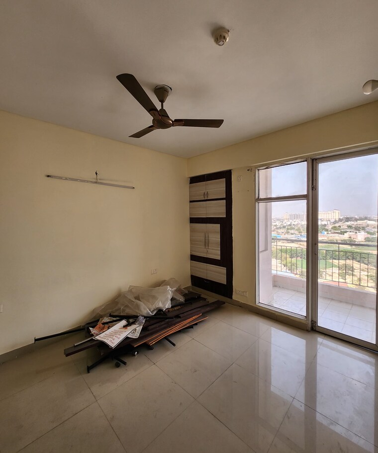 Room, nirala-greenshire-mart 2.5 Bedroom 1060 Sq.Ft. Apartment In Bisrakh Jalalpur Greater Noida 8352434