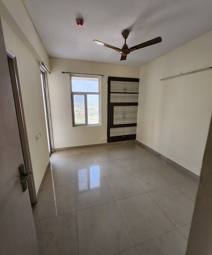 Room, nirala-greenshire-mart 2.5 Bedroom 1060 Sq.Ft. Apartment In Bisrakh Jalalpur Greater Noida 8352434