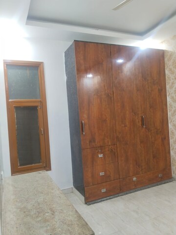 Room in 1 BHK Apartment at Kundan Palace, Ulhasnagar – for Sale