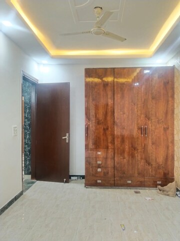 Bedroom in 1 BHK Apartment at Kundan Palace, Ulhasnagar – for Sale