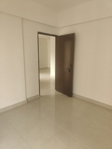 Room in 2 BHK Apartment at Signature Global Proxima, Sector 89 – for Rent
