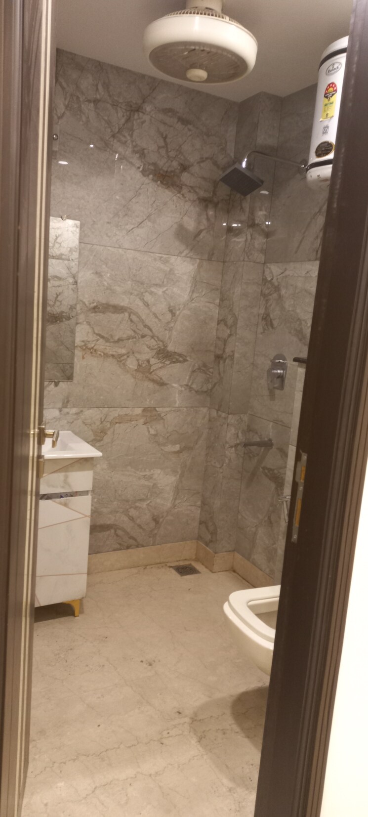 undefined, safdarjung enclave 3 Bedroom 1350 Sq.Ft. Builder Floor In Safdarjung Enclave Delhi 8352656