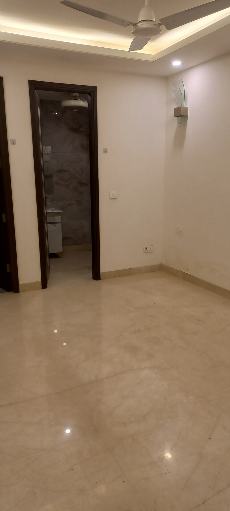 undefined, safdarjung enclave 3 Bedroom 1350 Sq.Ft. Builder Floor In Safdarjung Enclave Delhi 8352656