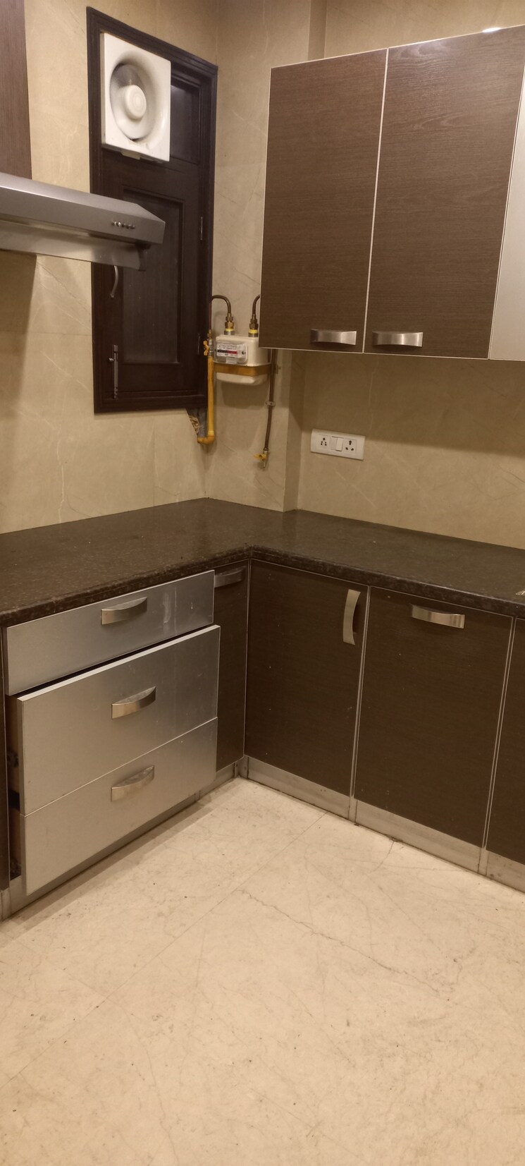 Kitchen, safdarjung enclave 3 Bedroom 1350 Sq.Ft. Builder Floor In Safdarjung Enclave Delhi 8352656