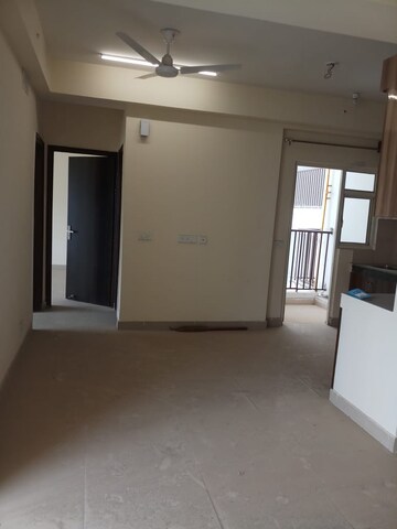 Room in 2 BHK Apartment at Panchsheel Greens II, Sector 16 Greater Noida – for Sale