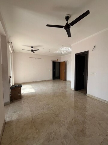 Room in 2.5 BHK Apartment at Amrapali Leisure Park, Amrapali Leisure Valley – for Rent