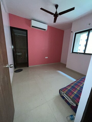 Room in 1 BHK Apartment at Lodha Palava Downtown Dombivli East, Dombivli East – for Rent